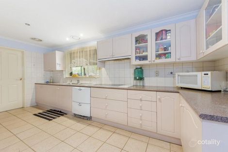 Property photo of 32 Tarana Crescent Kings Park VIC 3021