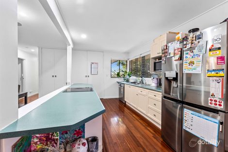 Property photo of 28 Warrawong Street Eastern Heights QLD 4305