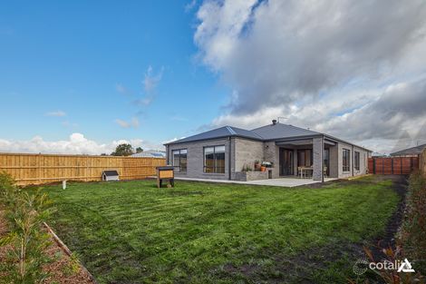 Property photo of 130 Twin Ranges Drive Warragul VIC 3820
