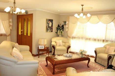 Property photo of 7 Emex Place Macquarie Fields NSW 2564