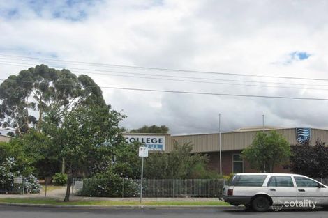 33-43 Blenheim Rd, Newport, VIC 3015