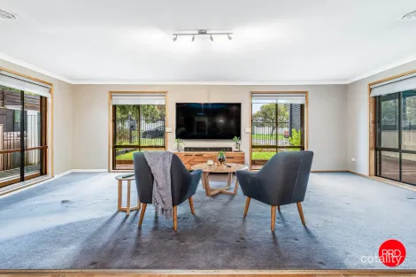 Property photo of 70 Bennett Street Long Gully VIC 3550