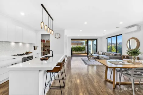 Property photo of 30 Grevillea Drive Mount Duneed VIC 3217