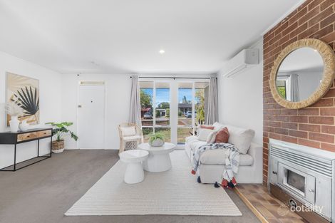 16 Embley St, Holder, ACT 2611