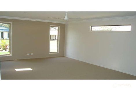 Property photo of 8 Winston Court Landsborough QLD 4550