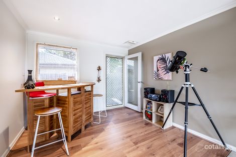 Property photo of 5 Frances Crescent Cranbourne North VIC 3977