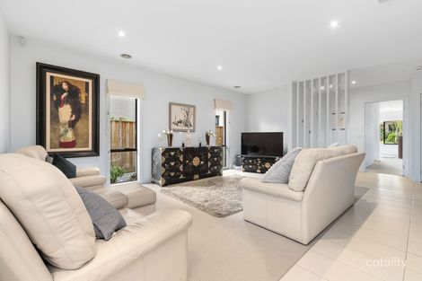 Property photo of 2 Viewmount Place Sandhurst VIC 3977