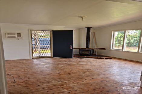 Property photo of 5 Yarran Circle Cobar NSW 2835