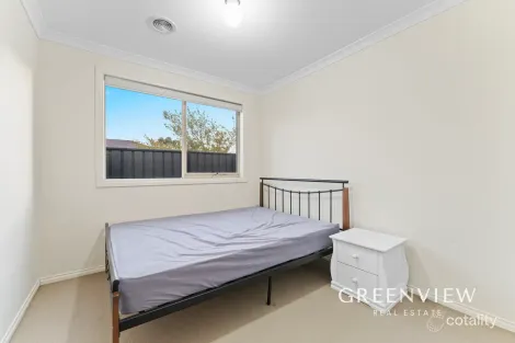 Property photo of 42 Burford Way Cranbourne North VIC 3977