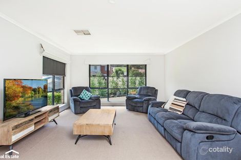 Property photo of 5 Carrum Close Berwick VIC 3806