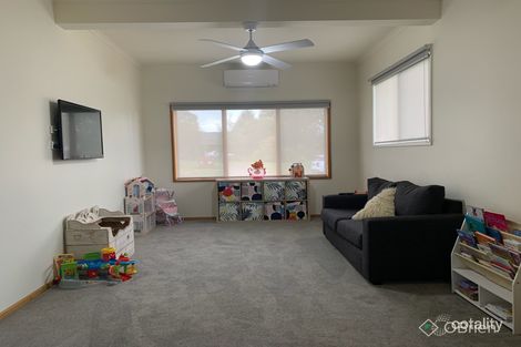 Property photo of 24 Jinchilla Avenue Frankston South VIC 3199