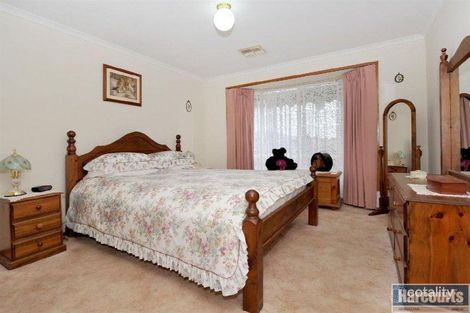 Property photo of 9 Riddoch Crescent Woodcroft SA 5162