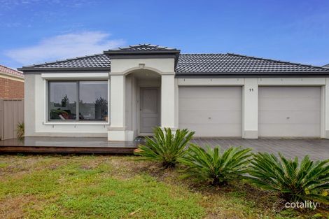 11 Verdon Ave, Caroline Springs, VIC 3023