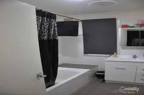 Property photo of 20 Prince Street Cobar NSW 2835