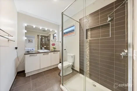 Property photo of 300 Casey Fields Boulevard Cranbourne East VIC 3977