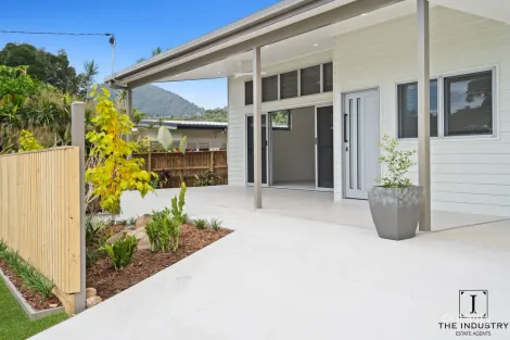 21 Bradford St, Whitfield, QLD 4870