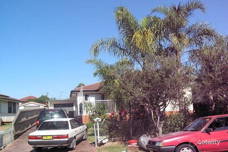 18 Montrose Ave, Fairfield East, NSW 2165