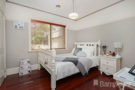 Property photo of 5 Threadneedle Street Attwood VIC 3049