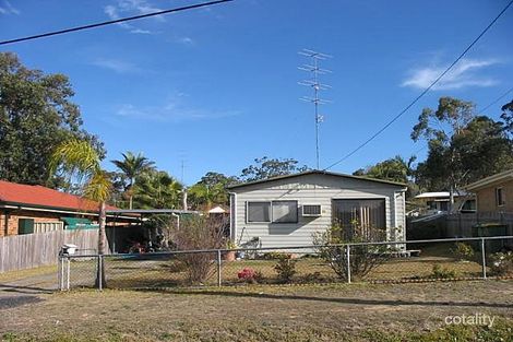 Property photo of 33 Warrina Avenue Summerland Point NSW 2259