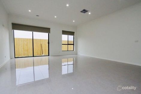 Property photo of 3 Bigarade Way Tarneit VIC 3029