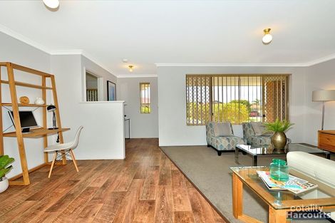 Property photo of 12 Willmott Close Halls Head WA 6210