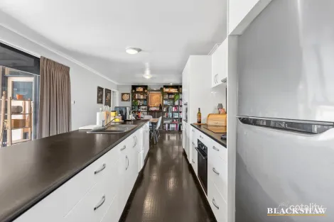 Property photo of 10 Mackenzie Street Hackett ACT 2602