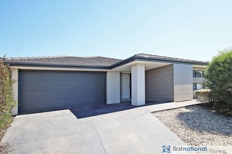 8 Waterways Dr, Cranbourne North, VIC 3977