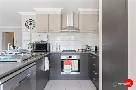 Property photo of 26 Camden Way Strathfieldsaye VIC 3551