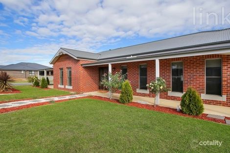 Property photo of 148 Whitebox Circuit Thurgoona NSW 2640