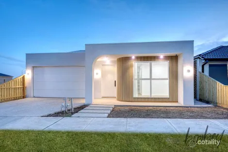 16 Pyrus Cres, Mickleham, VIC 3064