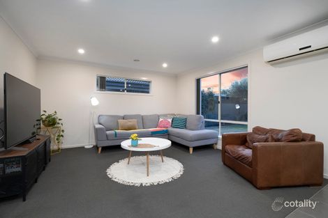 Property photo of 11 Appleby Loop Derrimut VIC 3026