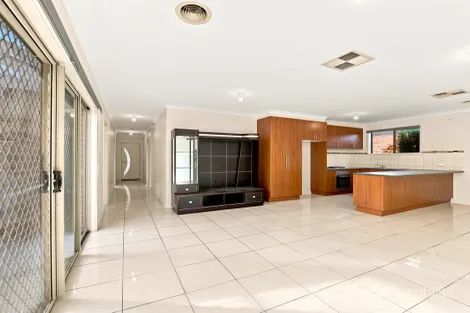 Property photo of 1/4 Bunya Place Werribee VIC 3030