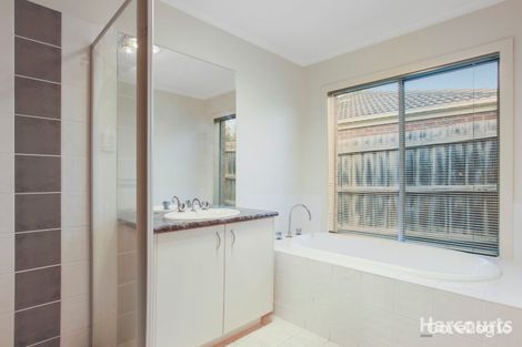 Property photo of 20 Dorchester Drive Narre Warren South VIC 3805