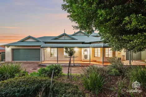 Property photo of 9 Lookout Road Kalamunda WA 6076