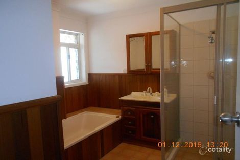 Property photo of 20 Lewis Crescent Forresters Beach NSW 2260