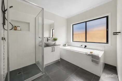 Property photo of 63 Waterman Drive Clyde VIC 3978