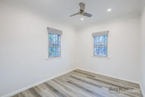 Property photo of 1063 Logan Road Holland Park West QLD 4121