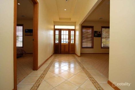 Property photo of 7 Elmslie Circuit West Wodonga VIC 3690