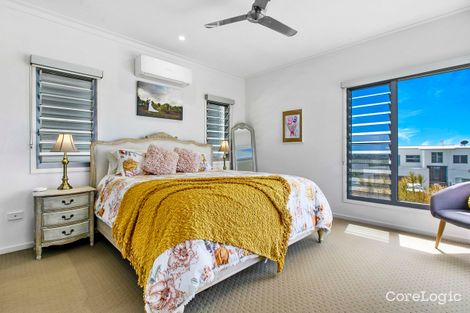 Property photo of 42 Sandy View Drive Nikenbah QLD 4655