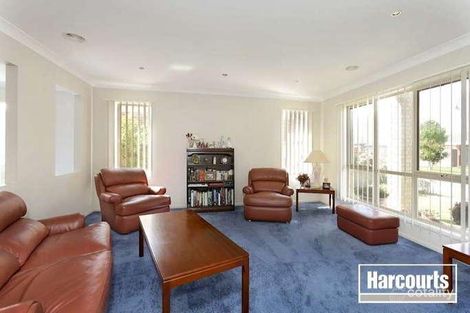 Property photo of 10 Sunflower Place Berwick VIC 3806
