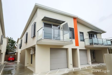 Property photo of 2/133 Prince Edward Parade Scarborough QLD 4020