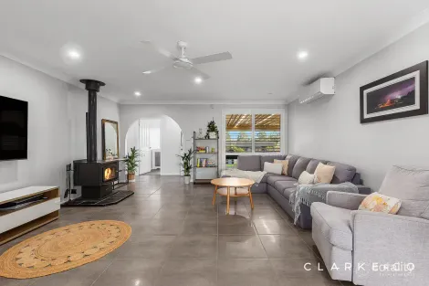 Property photo of 3 Taylor Avenue Thornton NSW 2322