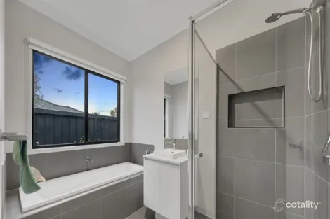 Property photo of 7 Amberfield Street Mickleham VIC 3064