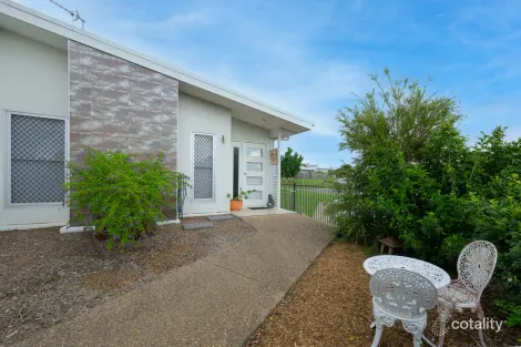 Property photo of 1/34 Wedgetail Road Clinton QLD 4680