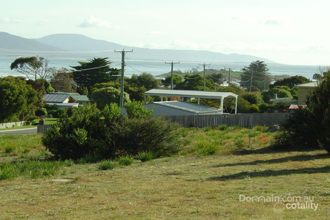 2 Gordon Hts, Bicheno, TAS 7215