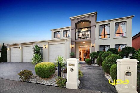 11 Carinya Bvd, Burnside, VIC 3023