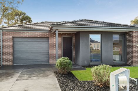 Property photo of 32 Wattlewoods Place Carrum Downs VIC 3201