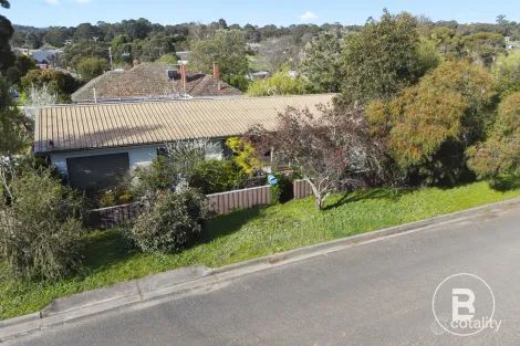 2 Hill St, Beaufort, VIC 3373