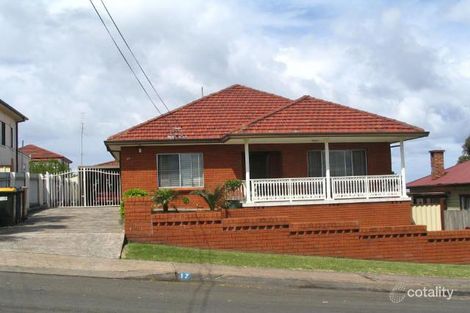 17 Lake Heights Rd, Lake Heights, NSW 2502