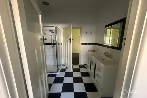 Property photo of 24 Langtree Parade Mildura VIC 3500